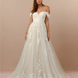 Elegant Off-Shoulder White Lace Dress